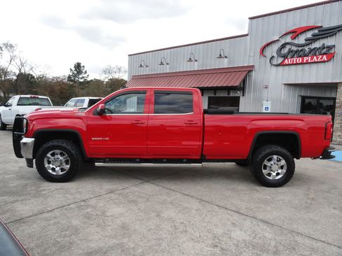 Used 2018 GMC Sierra 2500 SLE w/ SLE Preferred Package image 3