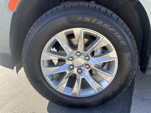 Used 2023 Chevrolet Suburban Premier image 38