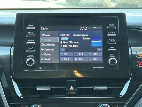 Used 2022 Toyota Camry SE FWD image 16