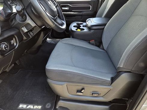 Used 2024 RAM 2500 Big Horn AWD/4WD image 33