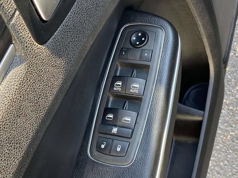 Used 2021 Chrysler 300 Touring w/ Sport Appearance Package RWD image 26