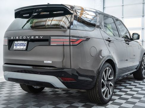 Used 2024 Land Rover Discovery Metropolitan Edition AWD/4WD image 5