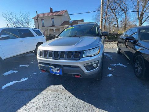 Used 2019 Jeep Compass Trailhawk image 3