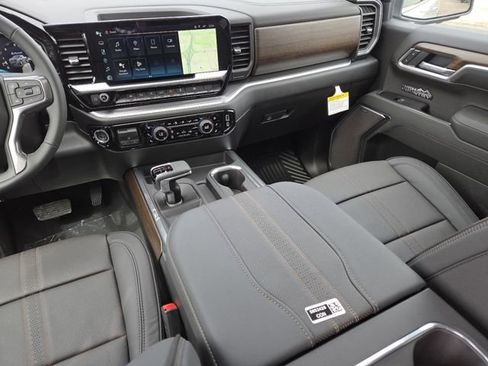 New 2026 Chevrolet Silverado 1500 High Country w/ Technology Package AWD/4WD image 34