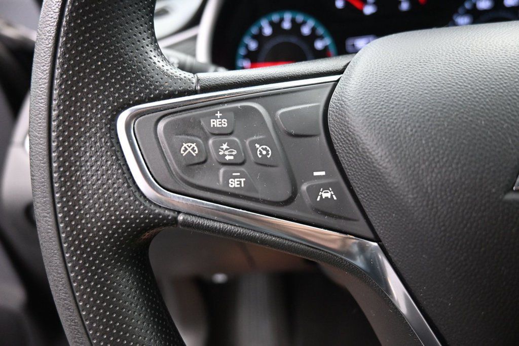 Used 2025 Chevrolet Malibu LT FWD image 12