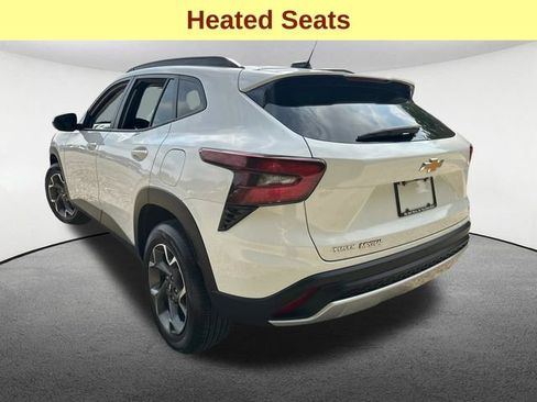 Certified 2024 Chevrolet Trax LT w/ Sunroof Package FWD image 10