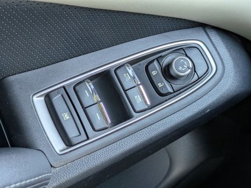 Used 2019 Subaru Ascent Limited w/ Popular Package #2 image 15