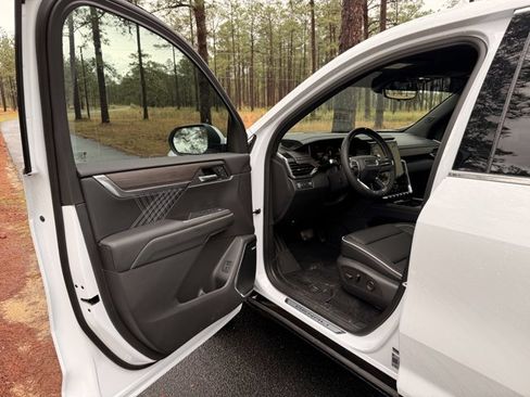 New 2026 GMC Acadia Denali w/ Super Cruise Package image 14