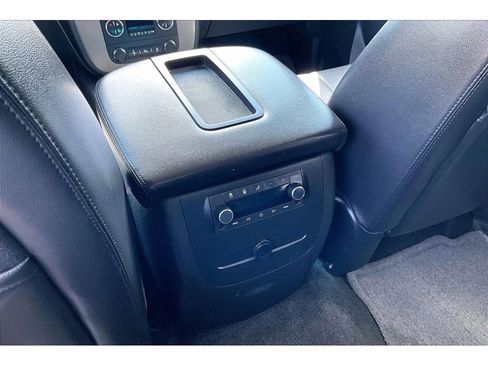 Used 2013 GMC Yukon XL SLT AWD/4WD image 10