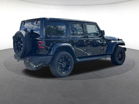 Used 2025 Jeep Wrangler Sahara 4xe image 6