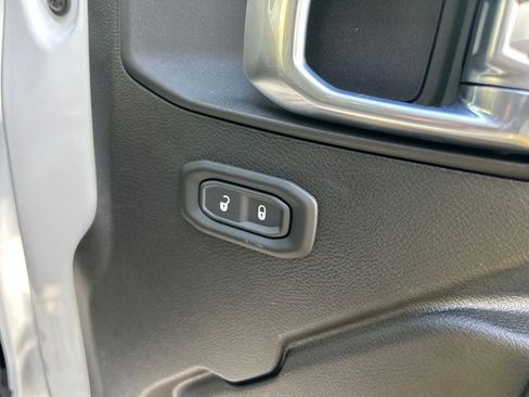 Used 2024 Jeep Gladiator Sport AWD/4WD image 22