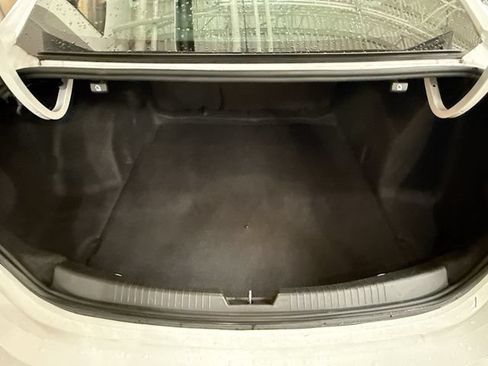 Used 2021 Chevrolet Malibu LT FWD image 26