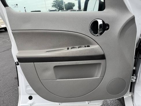 Used 2011 Chevrolet HHR LT w/ LT Preferred Equipment Group FWD image 15