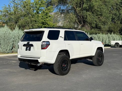 Used 2019 Toyota 4Runner TRD Off-Road AWD/4WD image 9