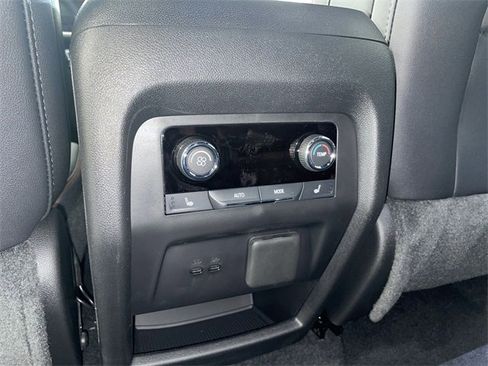 New 2026 Chevrolet Traverse RS image 21