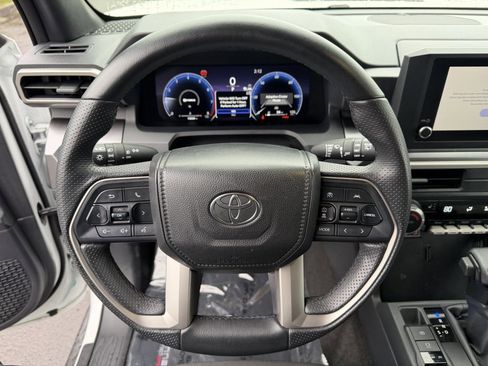 Used 2025 Toyota 4Runner TRD Sport image 18