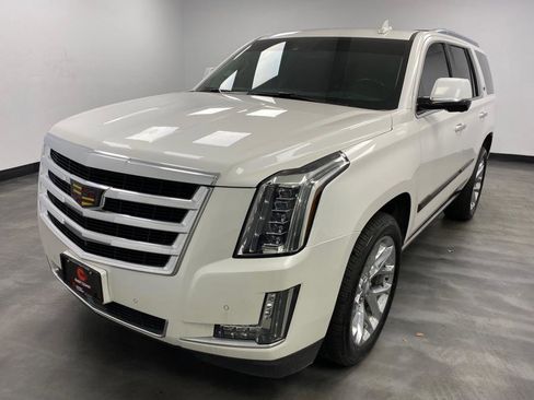 Used 2016 Cadillac Escalade Premium image 2