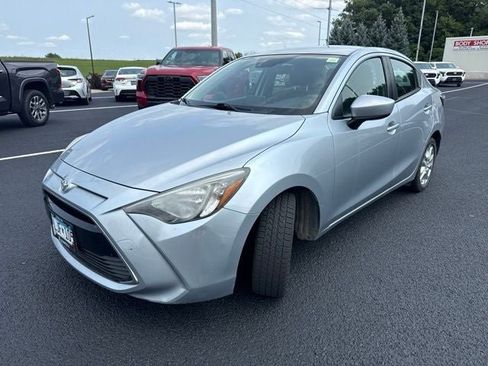 Used 2017 Toyota Yaris iA FWD image 2