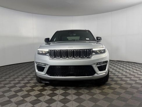 Used 2024 Jeep Grand Cherokee Summit AWD/4WD image 10