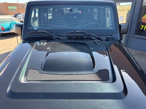 Used 2012 Jeep Wrangler Unlimited Rubicon w/ Connectivity Group image 56