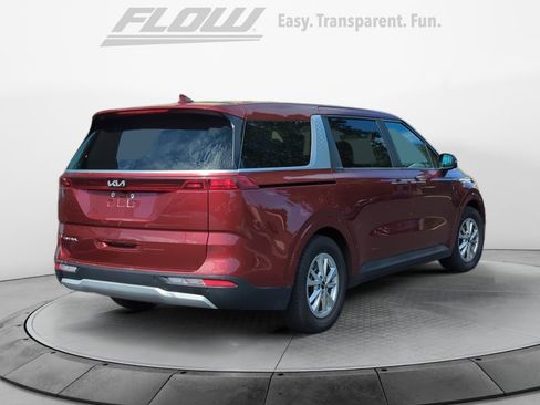 Used 2023 Kia Carnival LX FWD image 9
