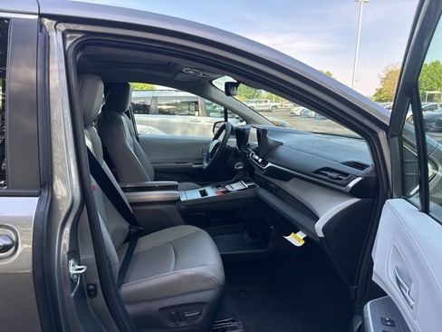 New 2026 Toyota Sienna XLE FWD image 13