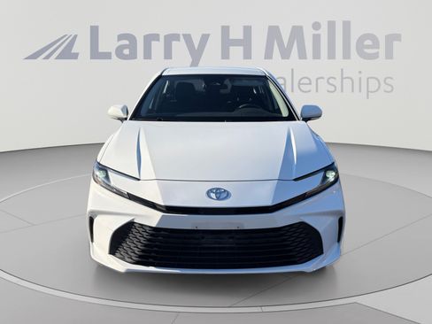 Used 2025 Toyota Camry LE FWD image 8