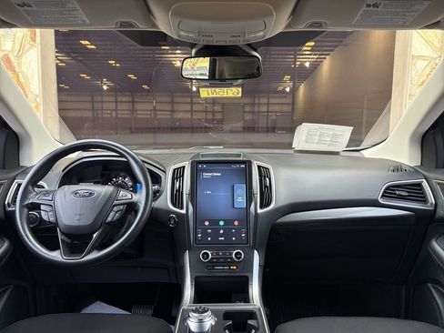 Used 2022 Ford Edge SE w/ Black Appearance Package image 19