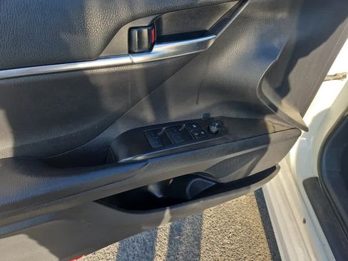 Used 2021 Toyota Camry SE image 13