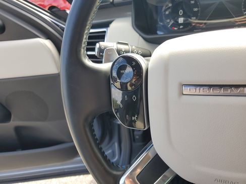 Used 2020 Land Rover Discovery HSE image 19