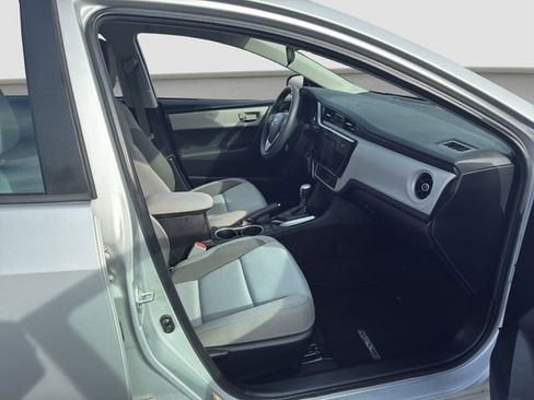 Used 2017 Toyota Corolla LE image 18