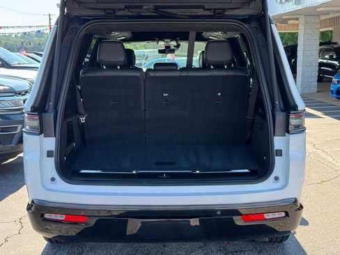Used 2024 Jeep Grand Wagoneer Series II Obsidian w/ Quick Order Packagew 28T AWD/4WD image 5