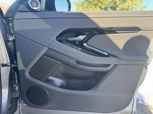 Used 2026 Land Rover Range Rover Evoque S image 17