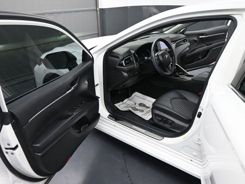 Used 2022 Toyota Camry SE image 38