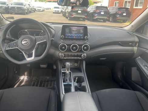 Used 2025 Nissan Sentra SV FWD image 31