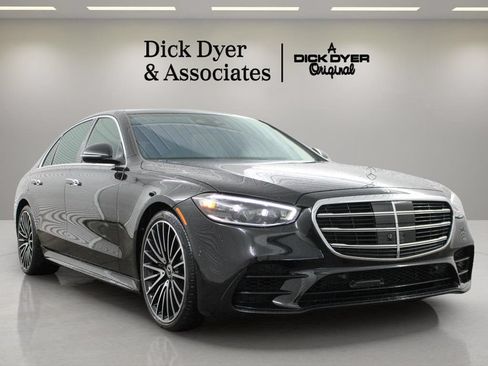 Used 2022 Mercedes-Benz S 580 4MATIC Sedan image 3