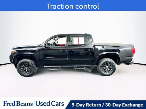Used 2023 Toyota Tacoma SR5 AWD/4WD image 5