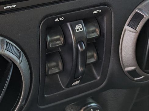 Used 2016 Jeep Wrangler Unlimited Sport image 29