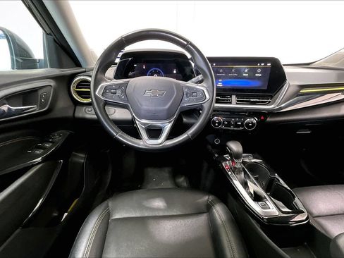 Used 2024 Chevrolet Trax ACTIV w/ Sunroof Package FWD image 14