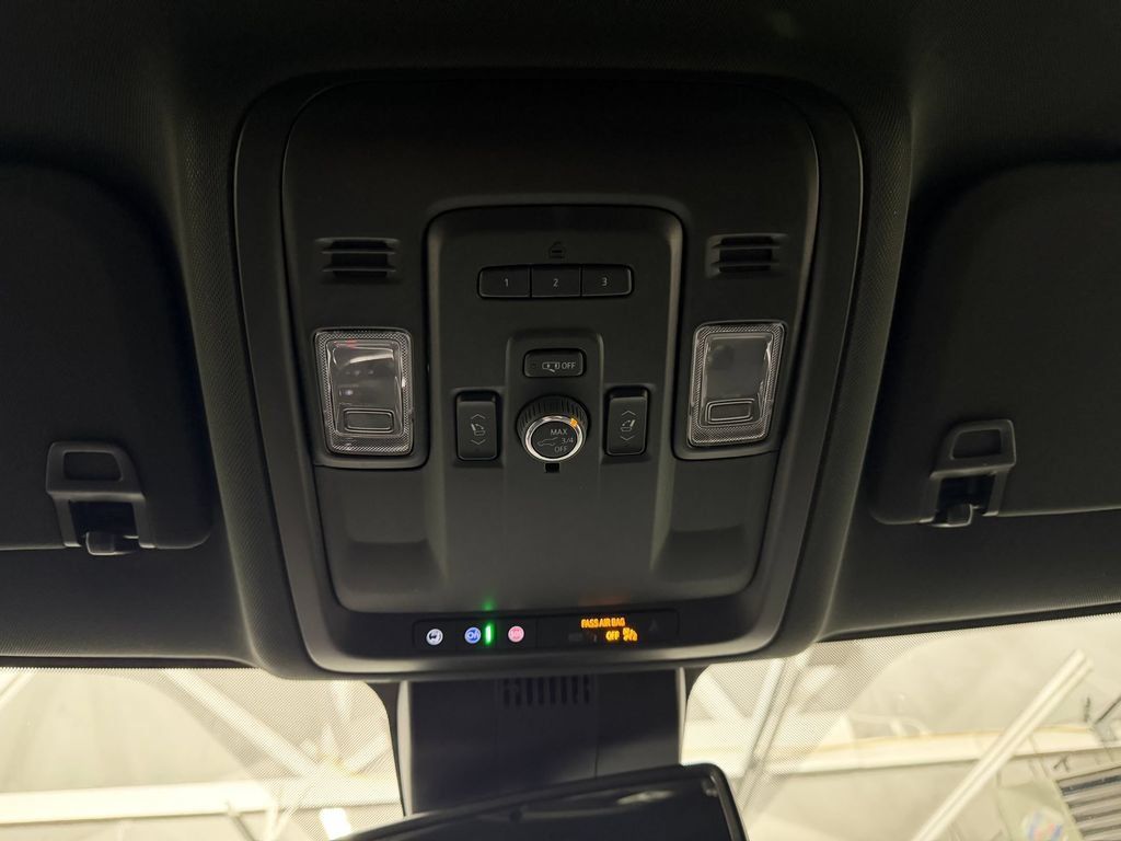 Used 2023 Chevrolet Suburban RST w/ Luxury Package AWD/4WD image 19