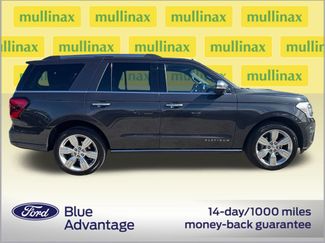 Used 2024 Ford Expedition Platinum video 2