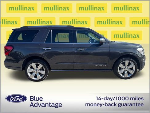 Used 2024 Ford Expedition Platinum image 2