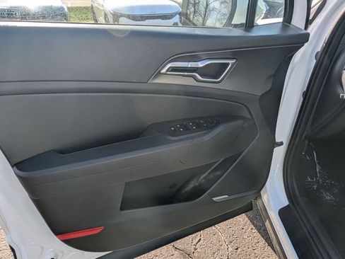 New 2026 Kia Sportage LX FWD image 14