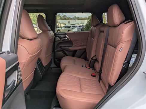 New 2026 Mitsubishi Outlander SEL image 15