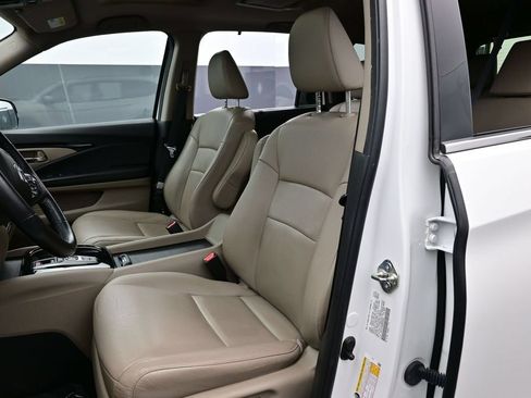 Used 2021 Honda Pilot Touring image 23