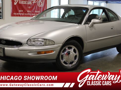 Used 1999 Buick Riviera Supercharged Coupe FWD image 3