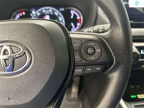 Used 2024 Toyota RAV4 XLE image 36