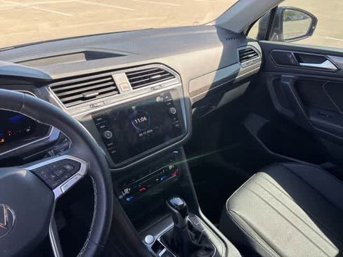 Used 2023 Volkswagen Tiguan SE image 21