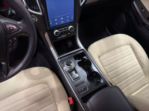 Used 2022 Ford Edge SE w/ Cargo Accessory Package image 21