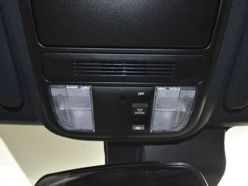 Used 2022 Honda Pilot Sport image 25